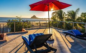 Casa Belen - Beautiful Beach View Home On Stone Island
